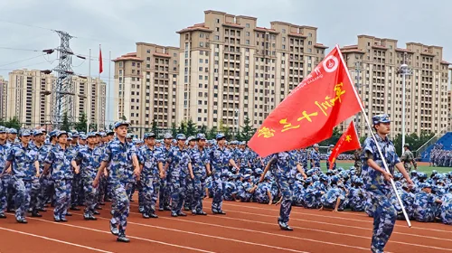 整装待发，请检阅！ —— 2025级新生军训成果汇演暨总结表彰大会