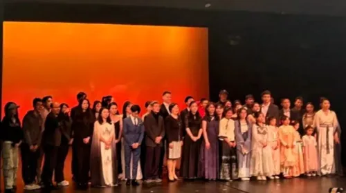 天涯共此时 乐韵连中外 —青岛黄海学院惠灵顿理工联合学院教师参加新西兰中国留学生中秋音乐会​