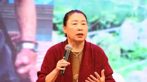 笑对人生 —— 全国道德模范田秀英专题报告