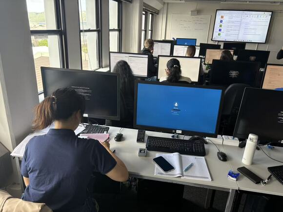 图片5.jpg 图片5.jpg