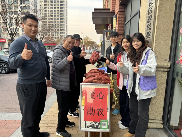 b81fb4689ef74a99435a4c7fdfa61a2c(1).jpg b81fb4689ef74a99435a4c7fdfa61a2c(1).jpg