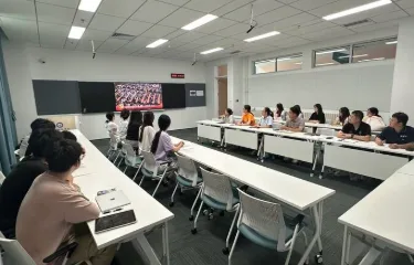 惠灵顿学院党总支组织观看“七一勋章”颁授仪式直播  深入学习习近平总书记重要讲话精神